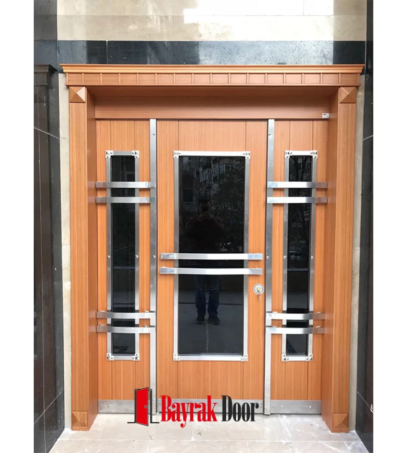 Horizontal Stainless Steel Orange Honey-Toned Building Entrance Door TR520 — Crossing horizontal stainless steel bands and narrow glass on an orange honey-toned body
