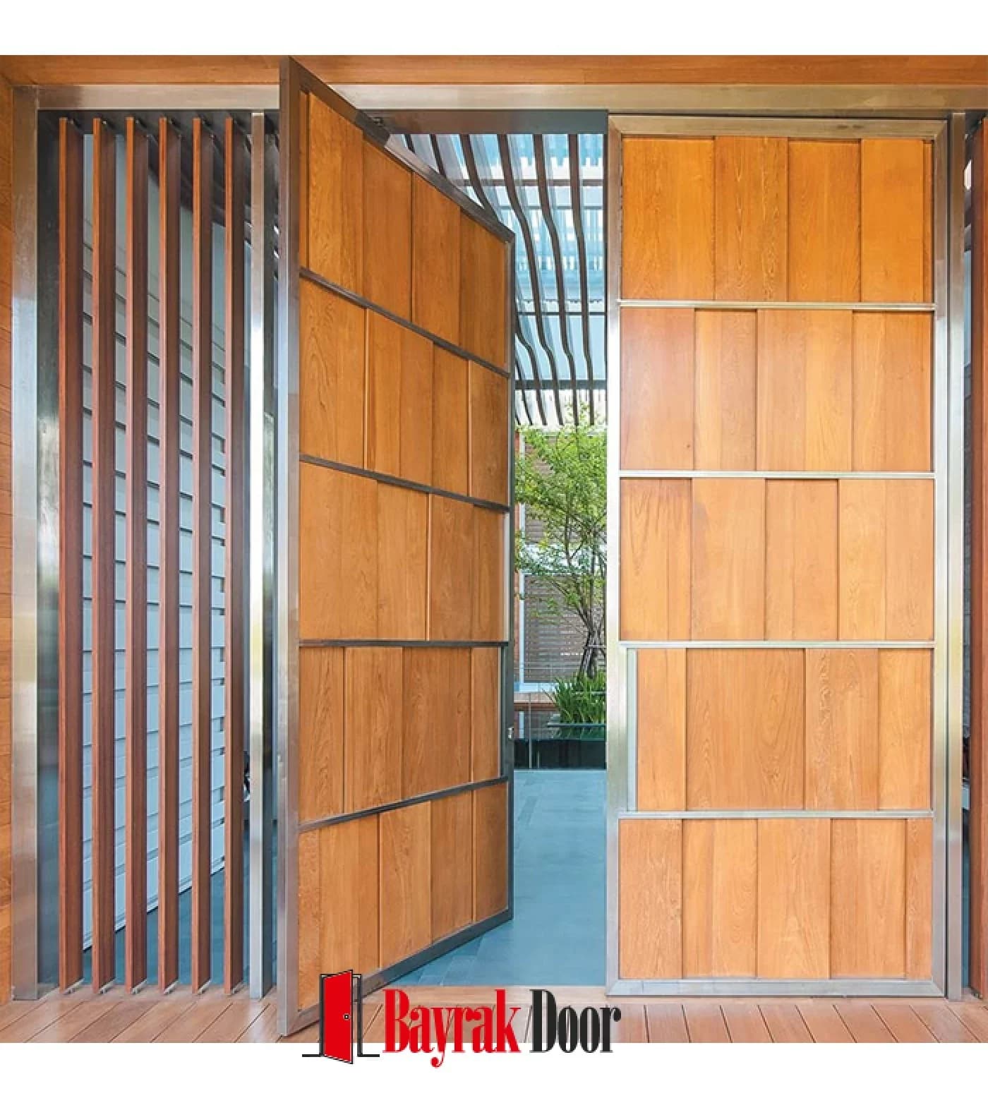 Kare Panel Bal Rengi Ahşap Pivot Çelik Kapı TR346 — Kare panel ızgarasıyla bölünmüş bal rengi pivot, yanında dikey ahşap