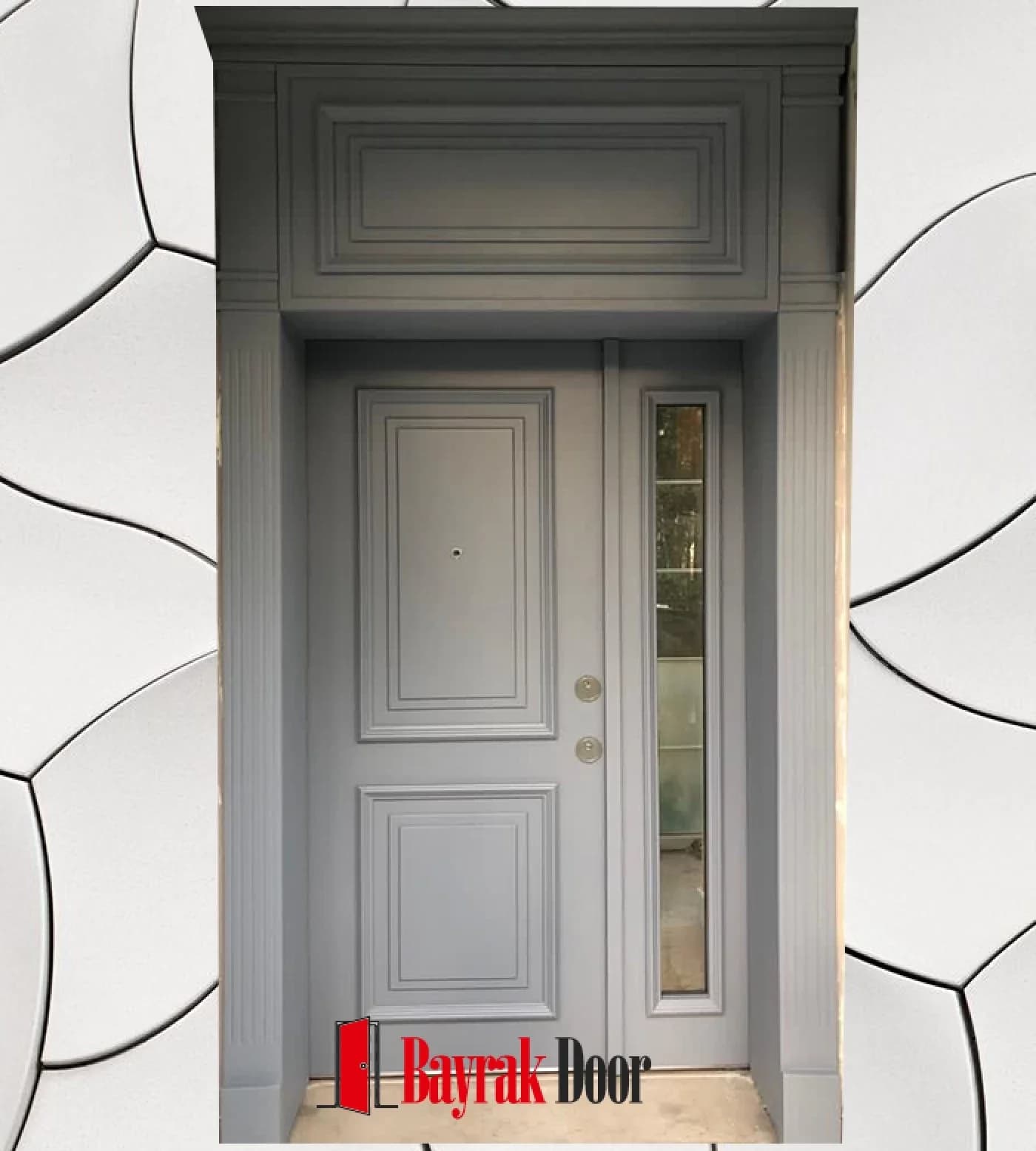 Kaset Panelli Gri Villa Kapısı BD-TR50 — Gri klasik kaset panelli kanat, dar yan cam ve panelli üst bölüm