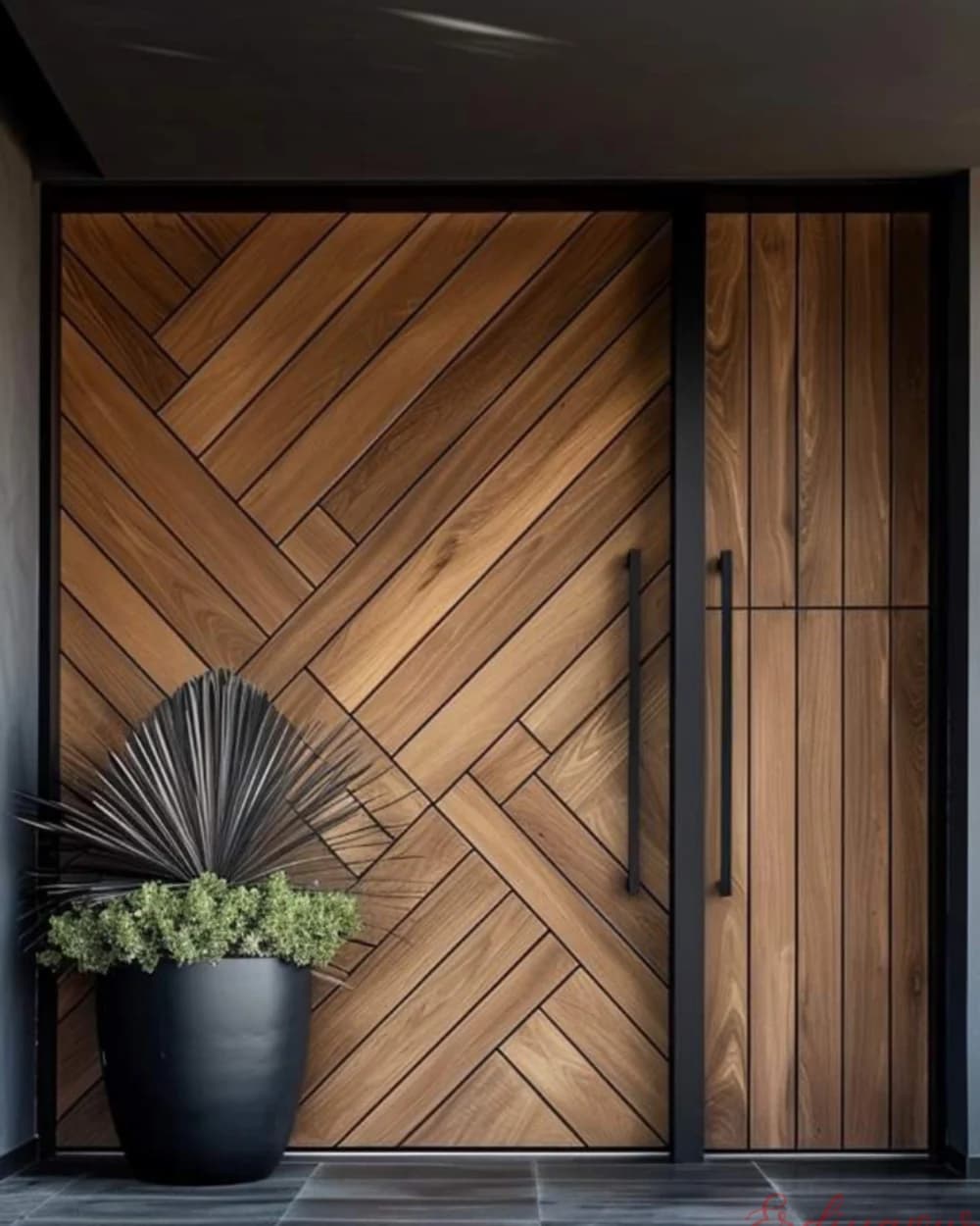 Balıksırtı Desenli Ceviz Pivot Villa Kapısı — ürün kodu BY-70