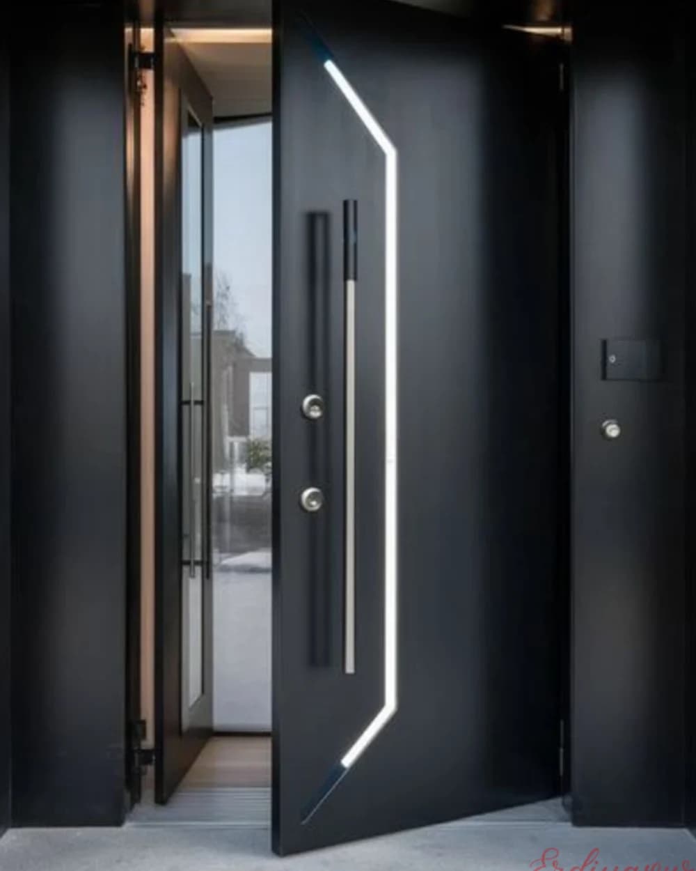 Işıklı Kulplu Antrasit Pivot Villa Kapısı — ürün kodu BY-62