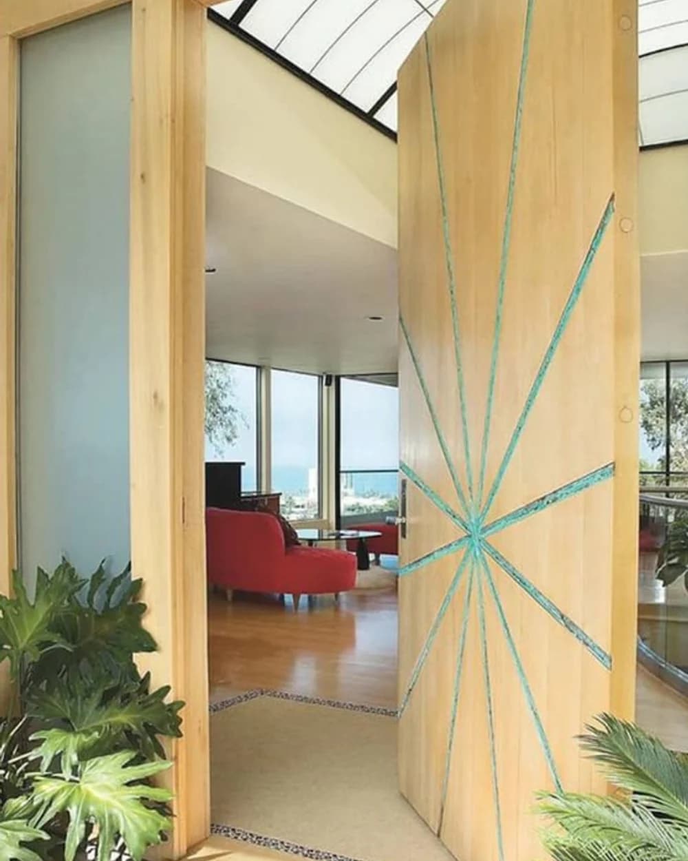 Işın Desenli Sarı Ahşap Pivot Villa Kapısı — ürün kodu BY-192