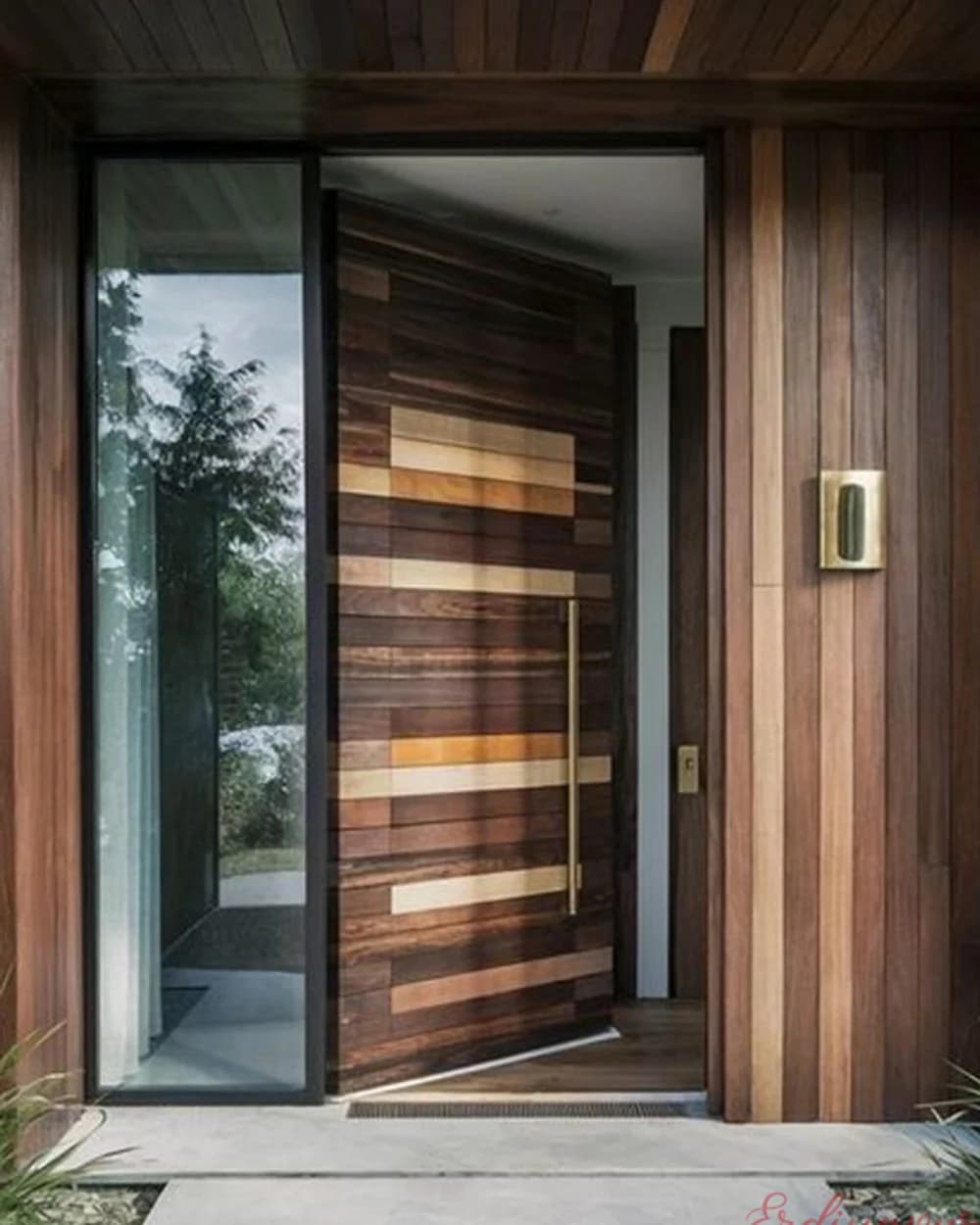 Karışık Tonlu Ahşap Yan Camlı Pivot Villa Kapısı — ürün kodu BY-323