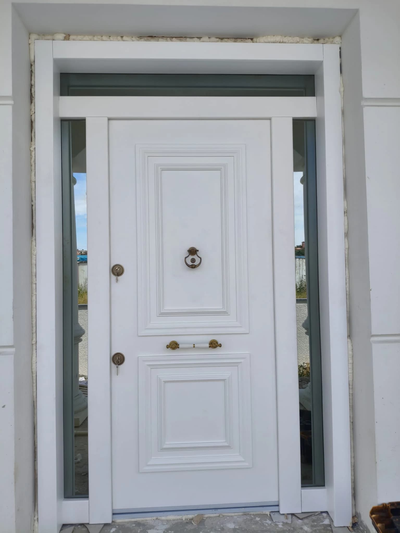 Bayrakdoor çelik kapı — monte edilmiş uygulama 5