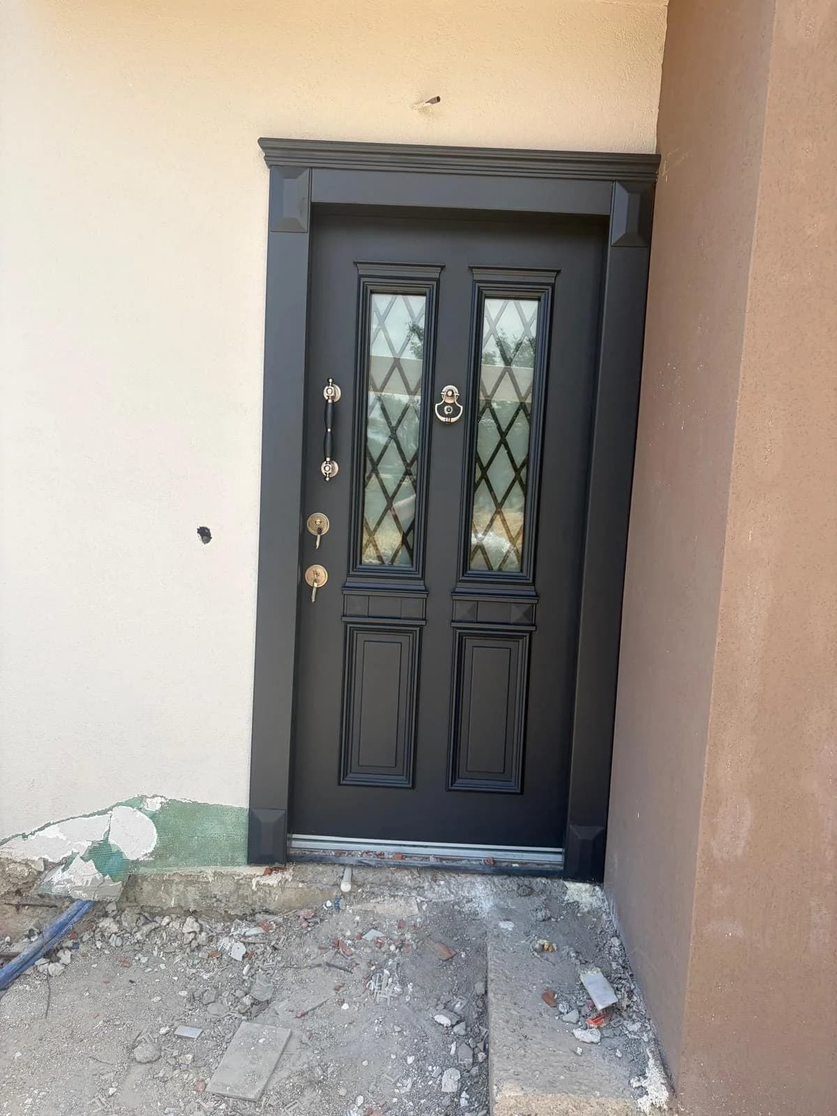 Bayrakdoor çelik kapı — monte edilmiş uygulama 6