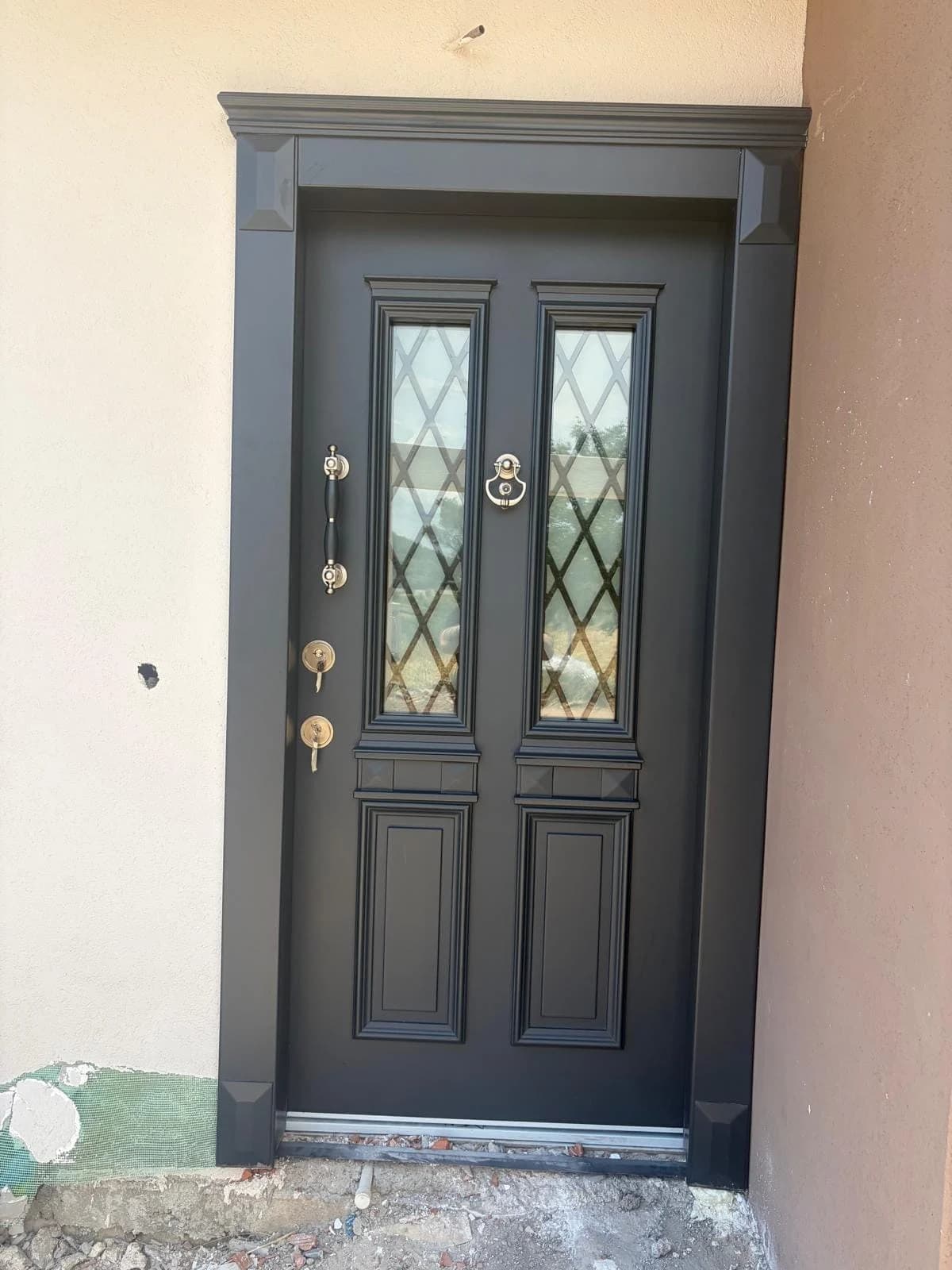 Bayrakdoor çelik kapı — monte edilmiş uygulama 7