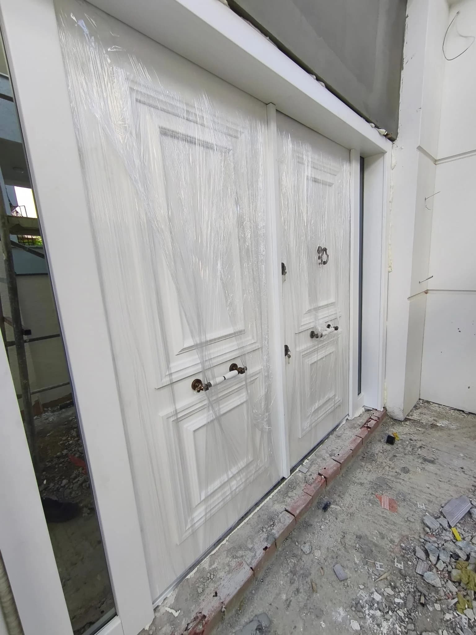 Bayrakdoor çelik kapı — monte edilmiş uygulama 9