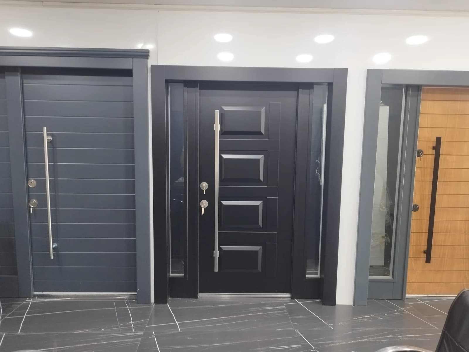 Bayrakdoor çelik kapı — monte edilmiş uygulama 14