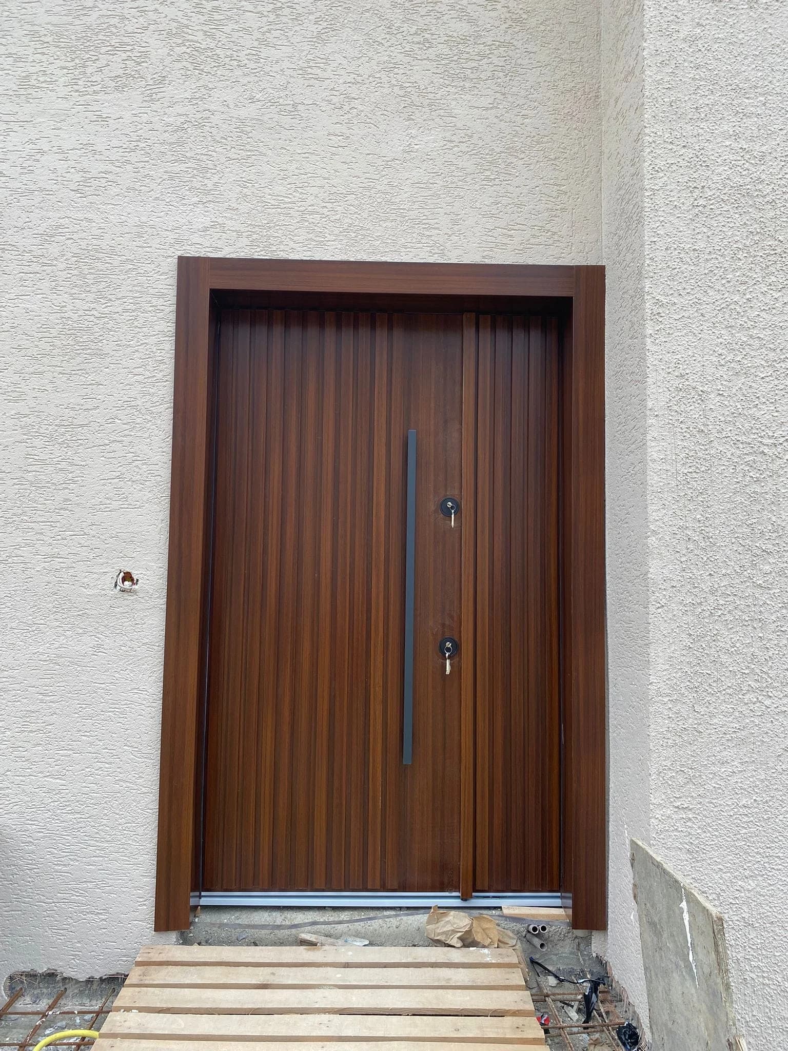 Bayrakdoor çelik kapı — monte edilmiş uygulama 15