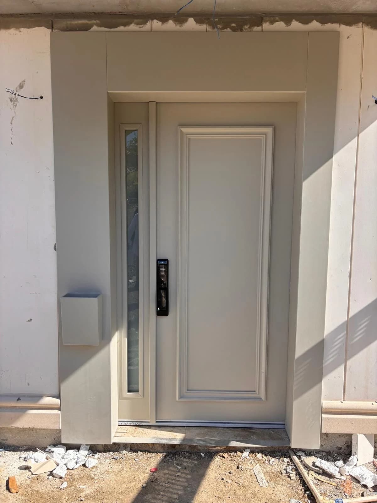 Bayrakdoor çelik kapı — monte edilmiş uygulama 21