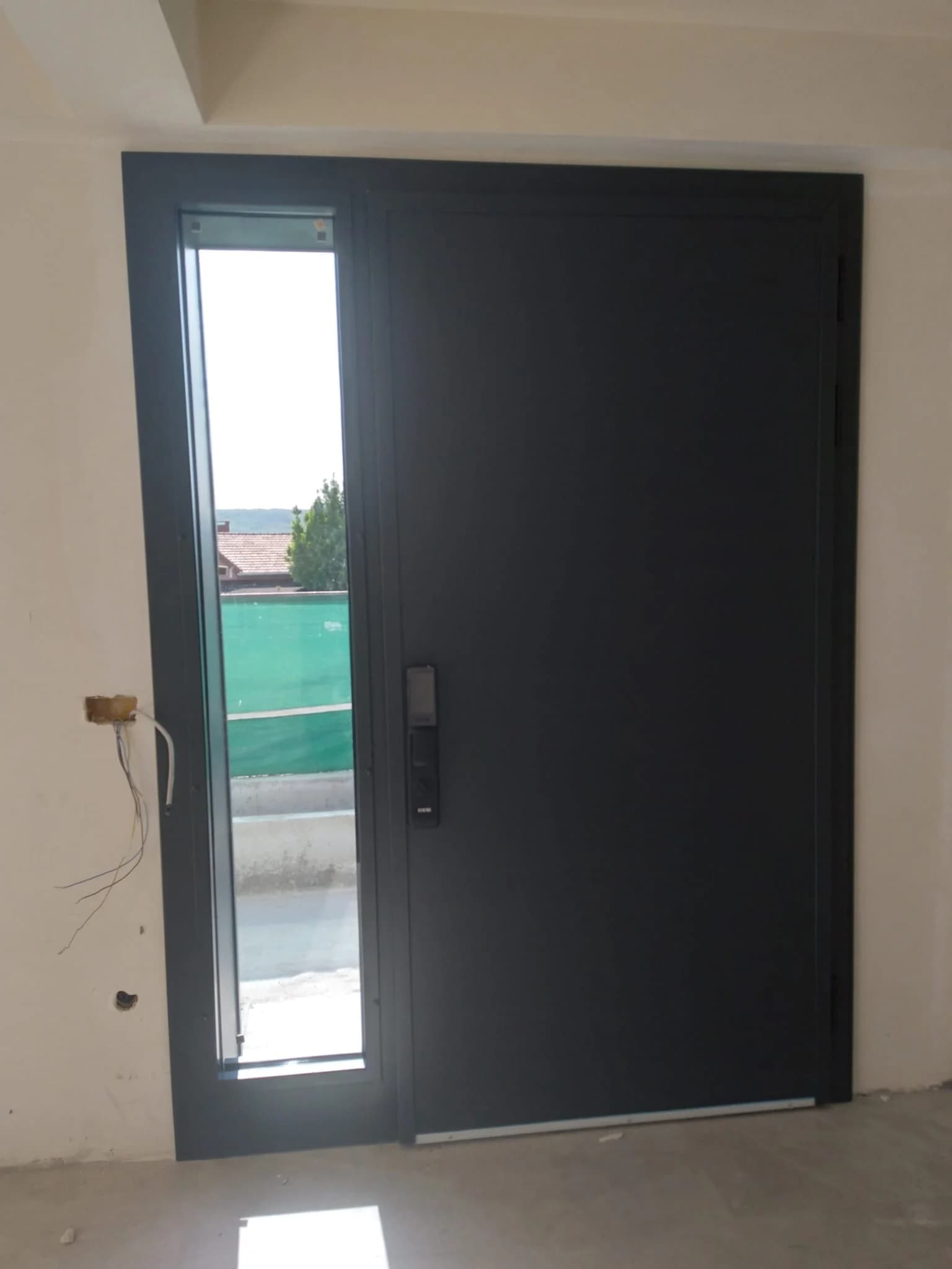Bayrakdoor çelik kapı — monte edilmiş uygulama 22