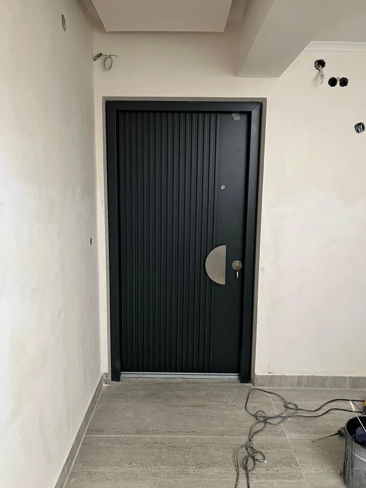 Bayrakdoor çelik kapı — monte edilmiş uygulama 29