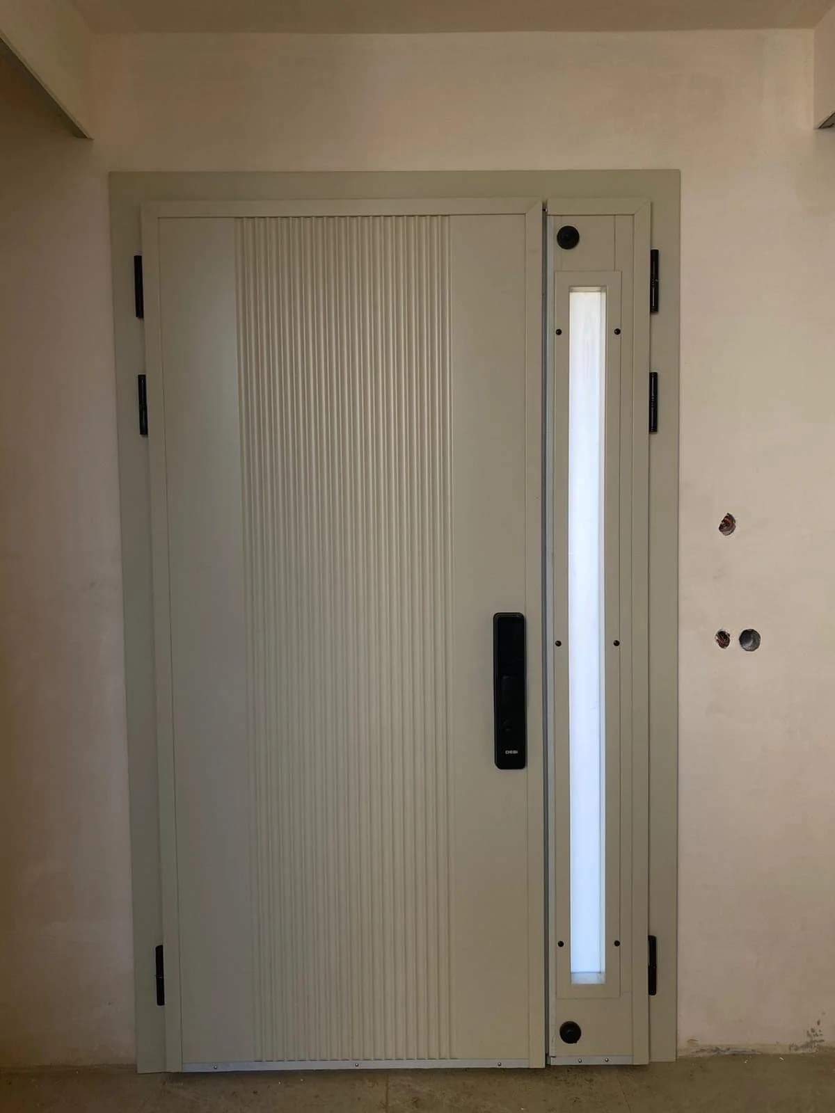 Bayrakdoor çelik kapı — monte edilmiş uygulama 37