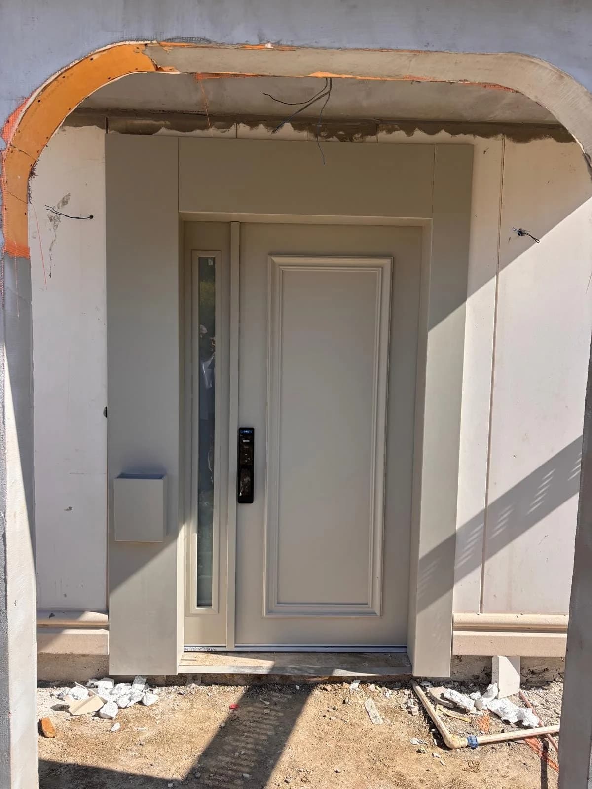 Bayrakdoor çelik kapı — monte edilmiş uygulama 40