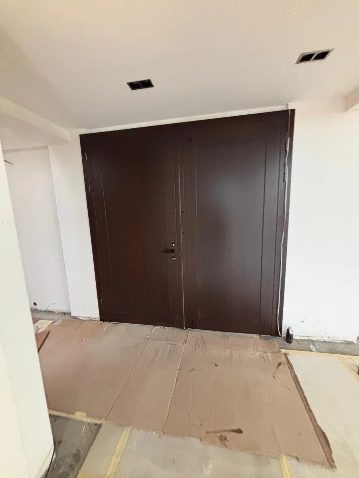 Bayrakdoor çelik kapı — monte edilmiş uygulama 41