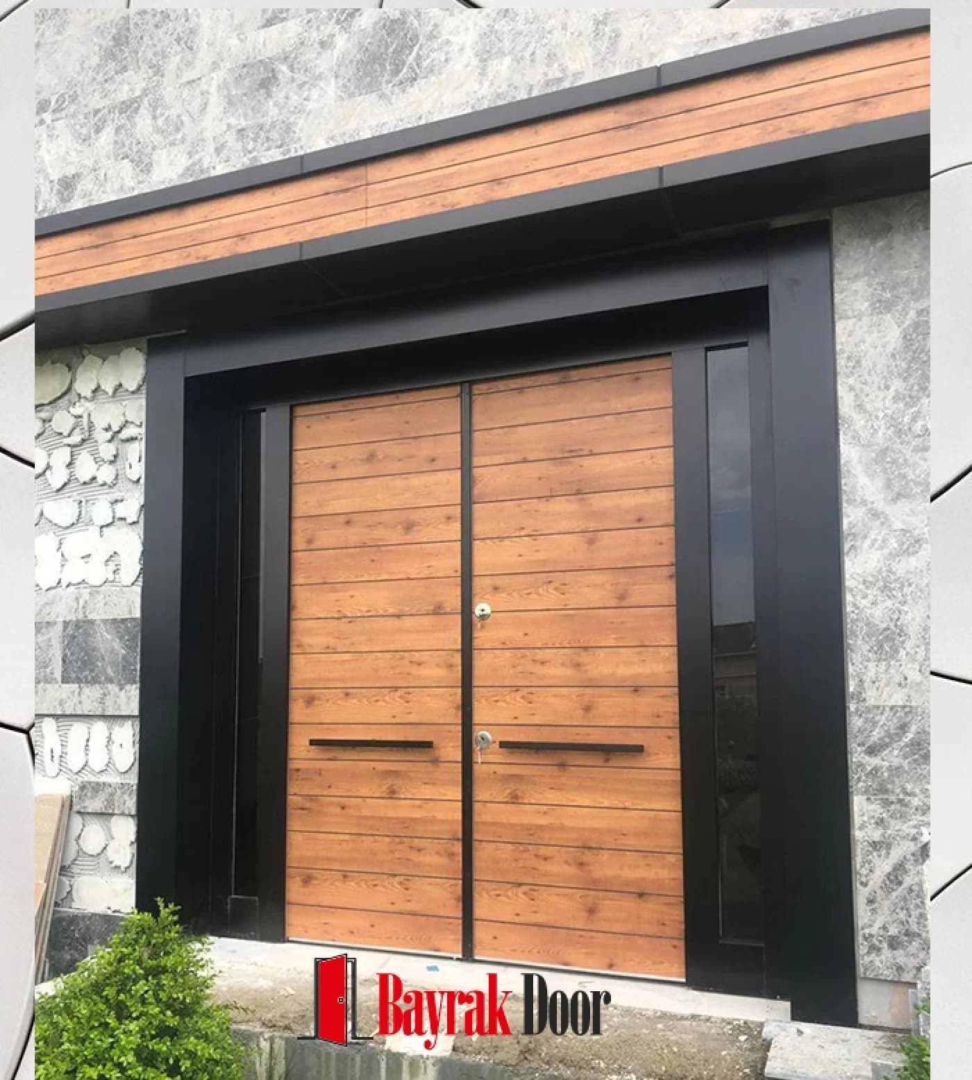 Yatay Lamelli Açık Meşe Villa Kapısı BD-TR120 — Antrasit kasa içinde budaklı açık meşe lamelli çift kanat