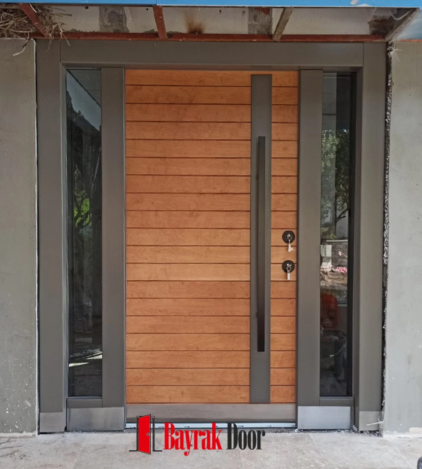 Yatay lamelli bal rengi ahşap villa kapısı modeli BD-TR04